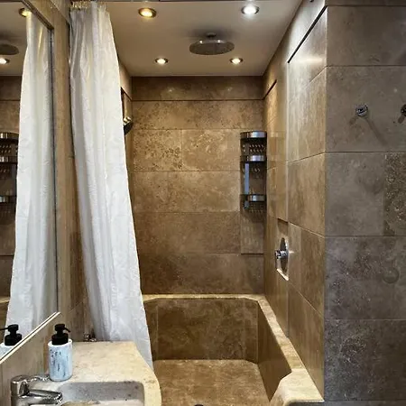 Spacious With Shared Jacuzzi Private Terrace Mk2 布达佩斯