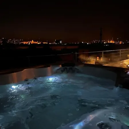 Spacious With Shared Jacuzzi Private Terrace Mk2 * בודפשט
