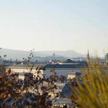 Spacious With Shared Jacuzzi Private Terrace Mk2 בודפשט