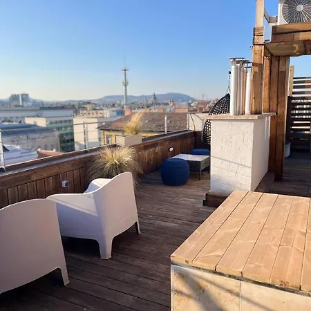 Spacious With Shared Jacuzzi Private Terrace Mk2 דירה