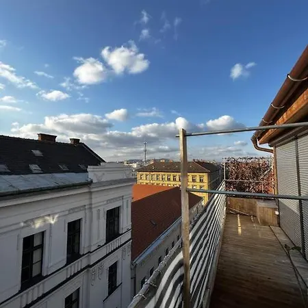 Apartmán Spacious With Shared Jacuzzi Private Terrace Mk2 *