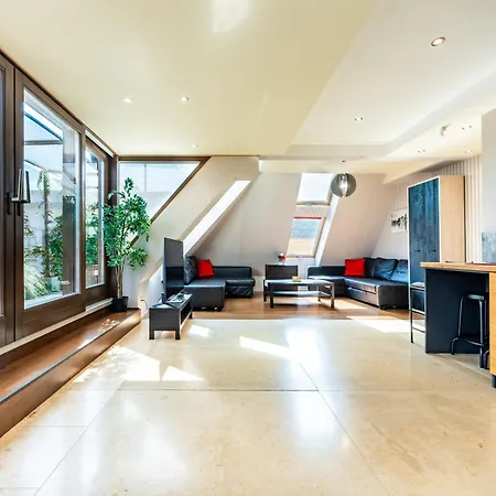 Апартаменты Spacious With Shared Jacuzzi Private Terrace Mk2