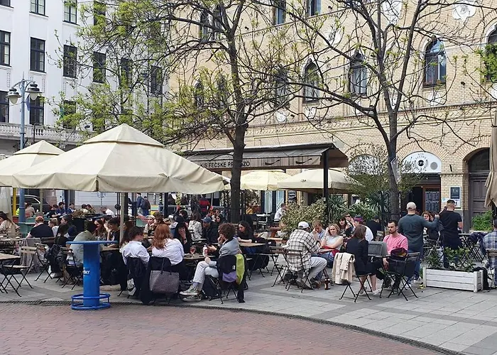 Апартаменты Spacious With Shared Jacuzzi Private Terrace Mk2 *