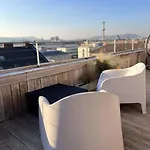 아파트 Spacious With Shared Jacuzzi Private Terrace Mk2